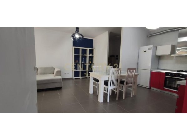 Tirane, jepet me qera apartament 2+1 Kati 6, 120 m² 650 € (Qyteti Studenti)