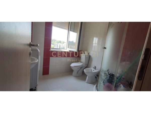 Tirane, jepet me qera apartament 2+1 Kati 6, 120 m² 650 € (Qyteti Studenti)