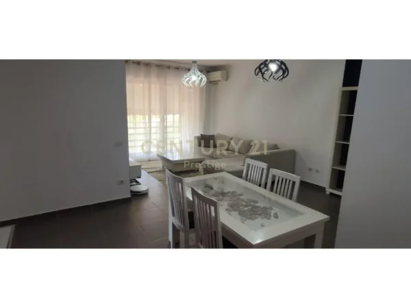 Tirane, jepet me qera apartament 2+1 Kati 6, 120 m² 650 € (Qyteti Studenti)