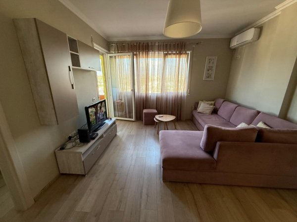 Tirane, jepet me qera apartament 1+1 Kati 6, 68 m² 600 € (HOTEL RADISON)