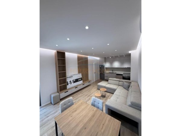 Tirane, jepet me qera apartament 1+1 Kati 5, 65 m² 600 € 