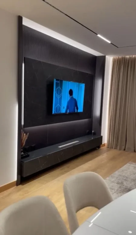 Tirane, jepet me qera apartament 2+1+Ballkon Kati 3, 100 m² 700 € (ASTIR)