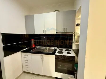 Tirane, jepet me qera 1+1 Kati 4, 40 m² 460 € 
