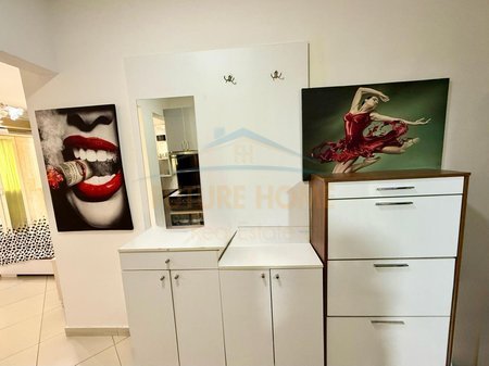 Tirane, jepet me qera 1+1 Kati 4, 40 m² 460 € 
