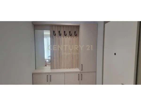Tirane, jepet me qera apartament 2+1 Kati 6, 117 m² 850 € (Fusha e Aviacionit)