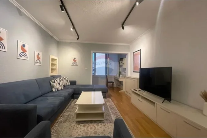 Tirane, jepet me qera apartament 2+1+Ballkon , 80 m² 750 € 
