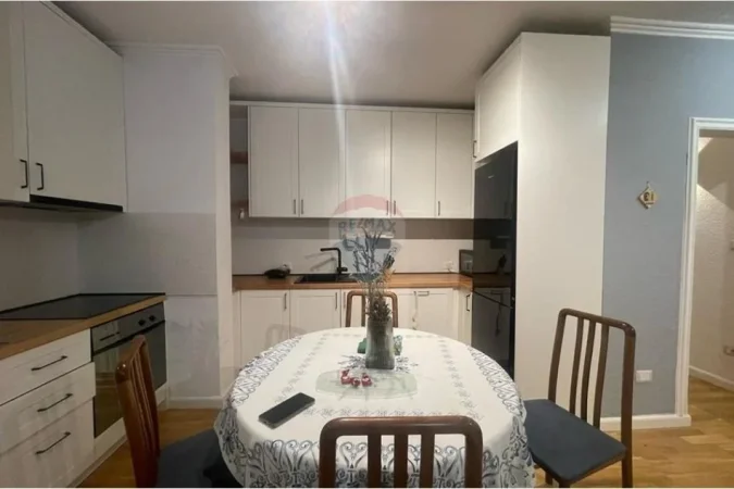 Tirane, jepet me qera apartament 2+1+Ballkon , 80 m² 750 € 