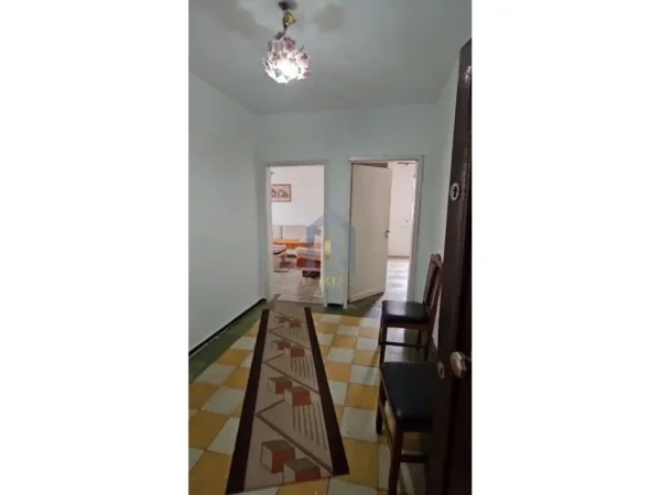 Tirane, shes apartament 1+1+Ballkon Kati 4, 64 m² 122.000 € (Pazari i Ri)