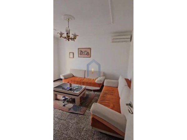 Tirane, shes apartament 1+1+Ballkon Kati 4, 64 m² 122.000 € (Pazari i Ri)