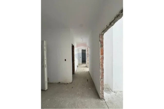 Tirane, shitet apartament 3+1+Ballkon , 143 m² 450.000 € 