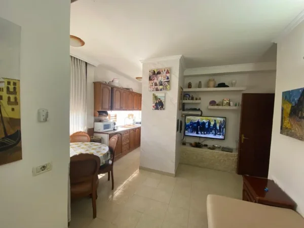 Tirane, shitet apartament 2+1 Kati 9, 80 m² 180.000 € 
