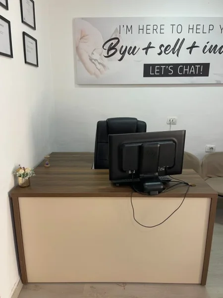 Tirane, shes Set mobiljesh zyre në gjendje shumë të mirë 450 €