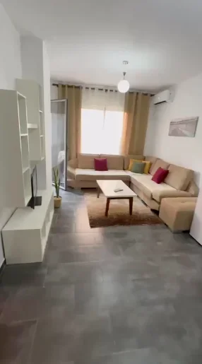 Tirane, jepet me qera apartament 2+1 Kati 1, 72 m² 540 € (astir)