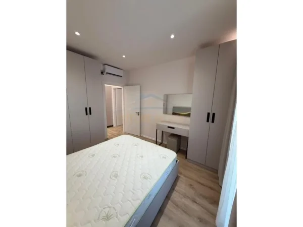 0683487469 Tirane, jepet me qera apartament 1+1 Kati 5, 64 m² 600 € (Porcelan , Residenca Erli)