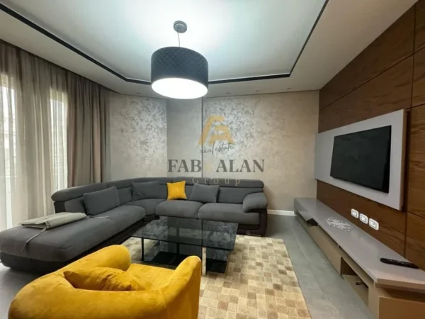 Tirane, shitet apartament 3+1 Kati 4, 153 m² 200.000 € (Fresku)