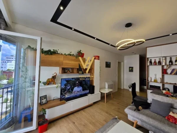 Tirane, shitet apartament 2+1+Ballkon Kati 3, 107 m² 268.000 € (ALI DEMI)