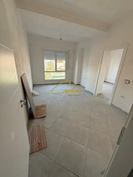 Tirane, shitet apartament 2+1 Kati 2, 95 m² 180.000 € (BRRYLI)