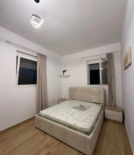 Tirane, jepet me qera apartament 1+1 Kati 2, 90 m² 600 € (HOTEL RADISSON)