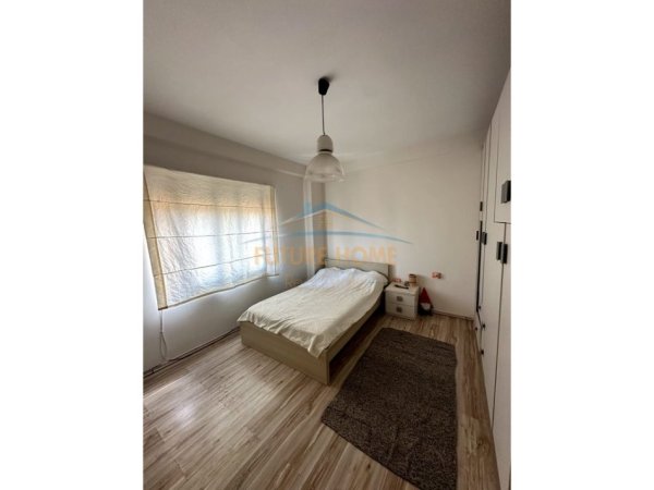 Tirane, jepet me qera apartament 2+1+Ballkon Kati 3, 85 m² 550 € (Rruga Kahreman Ylli)