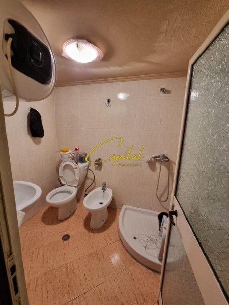 Tirane, shitet ambjent biznesi Kati 0, 130 m² 450.000 € (RRUGA E DURRESIT)