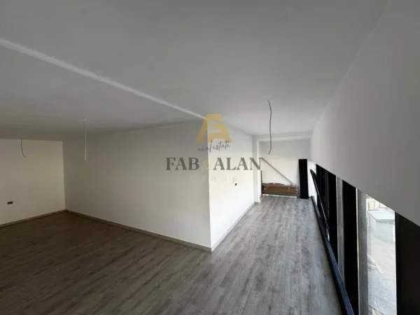 Tirane, shitet apartament duplex Dublex , 150 m² 187.500 € (Komisariati nr 4)