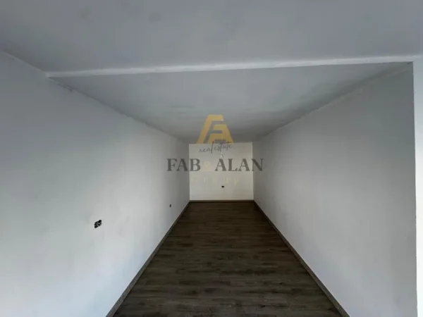 Tirane, shitet apartament duplex Dublex , 150 m² 187.500 € (Komisariati nr 4)