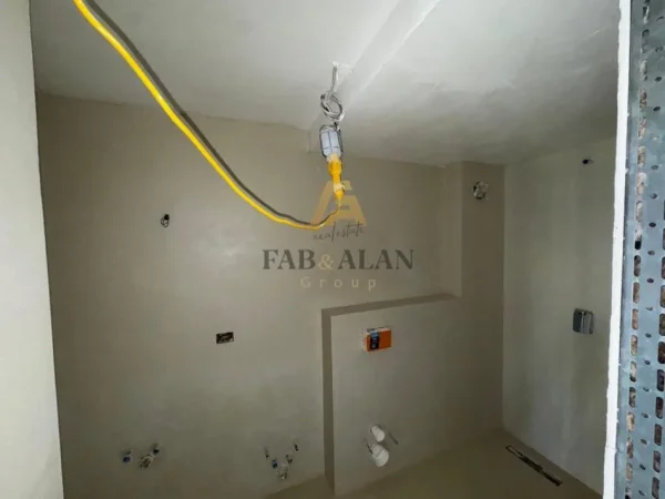 Tirane, shitet apartament duplex Dublex , 150 m² 187.500 € (Komisariati nr 4)