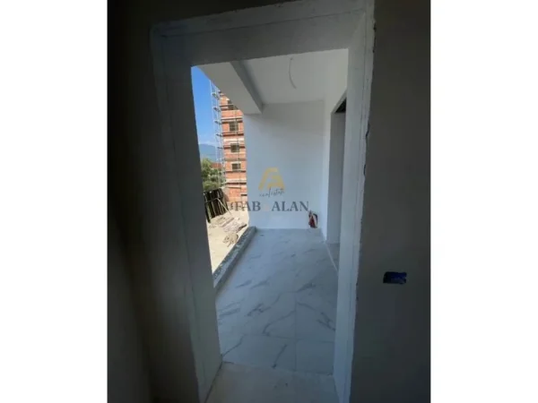 Tirane, shitet apartament 2+1+2 Kati 1, 95 m² 99.000 € (Paskuqan)