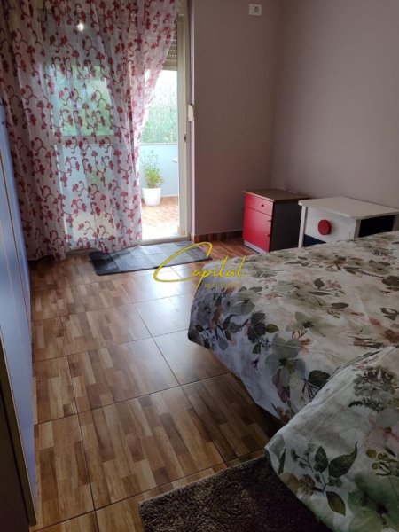 Tirane, jepet me qera apartament 3+1 Kati 1, 120 m² 450 € (SAUK)
