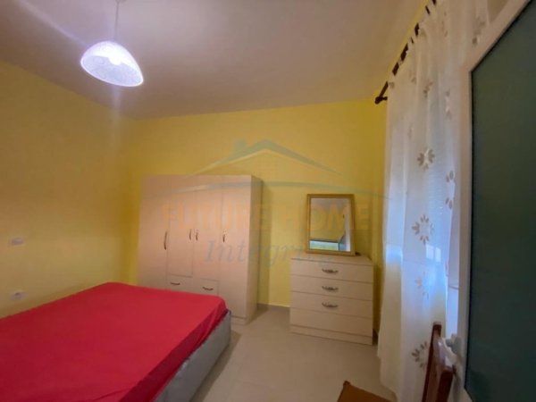 jepet me Qera Apartament 1+1 Kati 1 i nje Vile ,  300 €