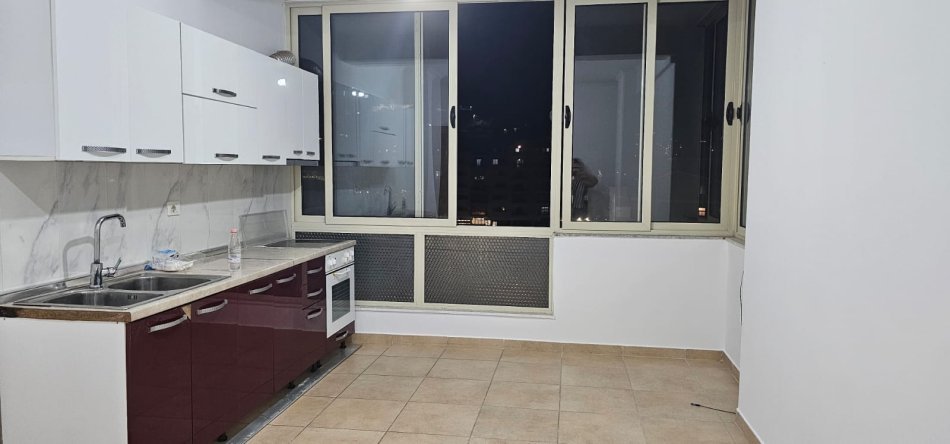 Tirane, jap me qera apartament 2+1+Ballkon Kati 7, 70 m² 310 € (Besim Alla)
