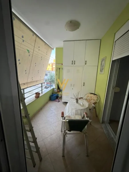 Tirane, jepet me qera apartament 2+1+Ballkon Kati 1, 100 m² 550 € (ASTIR)