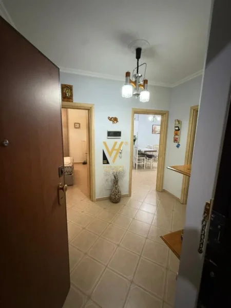 Tirane, jepet me qera apartament 2+1+Ballkon Kati 1, 100 m² 550 € (ASTIR)