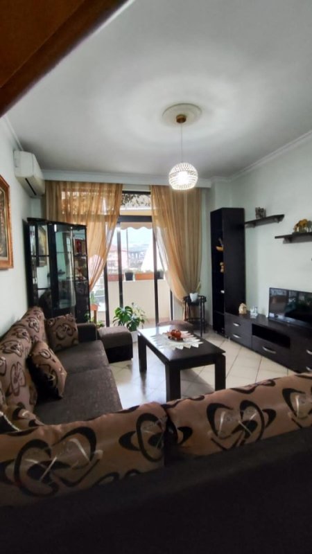 Tirane, jepet me qera apartament 2+1+Ballkon Kati 1, 90 m² 450 € (ALI SHEFQETI)