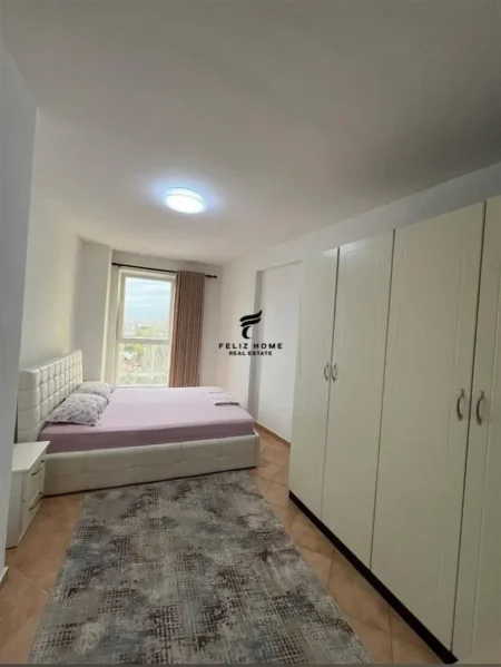 Tirane, jepet me qera apartament 1+1 Kati 5, 72 m² 700 € (KOMPLEKSI USLUGA)