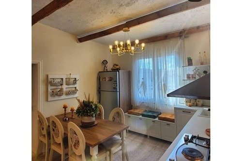 Tirane, shitet apartament 2+1+Ballkon Kati 4, 99 m² 173.000 € (Ish Stacioni Trenit)