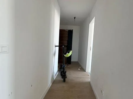 Tirane, jepet me qera ambjent biznesi, 2+1+2+ Post Parkimi, Kati 9, 146 m² 1.500 € (Lake View Residence)