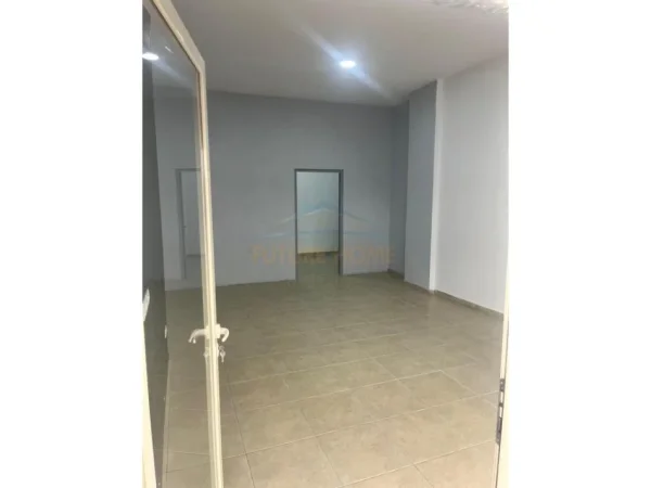 Durres, Jepet me Qera Ambjent Biznesi , cmimi 350 euro