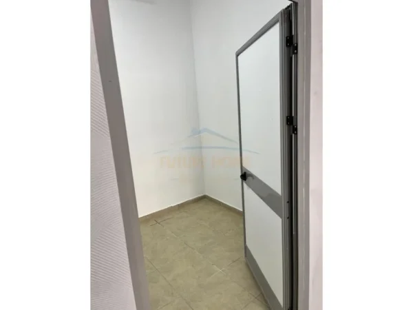 Durres, Jepet me Qera Ambjent Biznesi , cmimi 350 euro