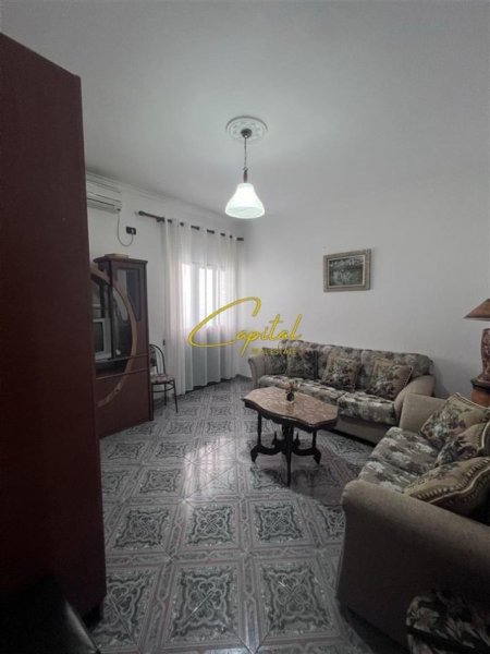 Tirane, jepet me qera apartament 2+1 Kati 2, 100 m² 450 € (SAUK)