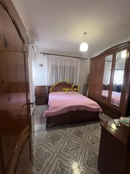 Tirane, jepet me qera apartament 2+1 Kati 2, 100 m² 450 € (SAUK)