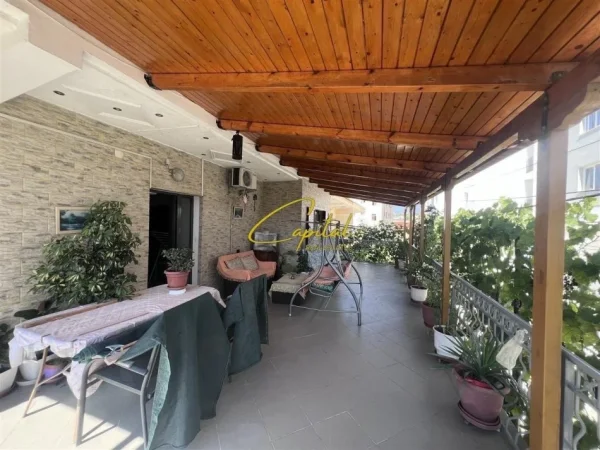 Tirane, jepet me qera apartament 2+1 Kati 2, 100 m² 450 € (SAUK)