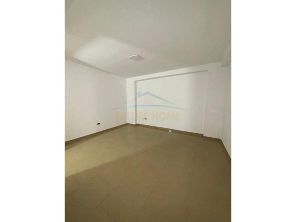 Jepet me Qera, Ambjent Biznesi ne Vollga , cmimi 250 euro