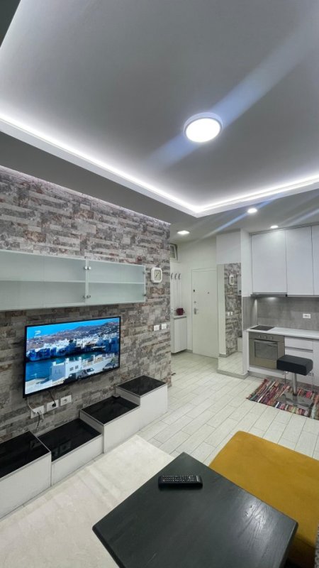 Tirane, jepet me qera apartament 1+1+Ballkon Kati 2, 60 m² 650 € (Komuna e Parisit)