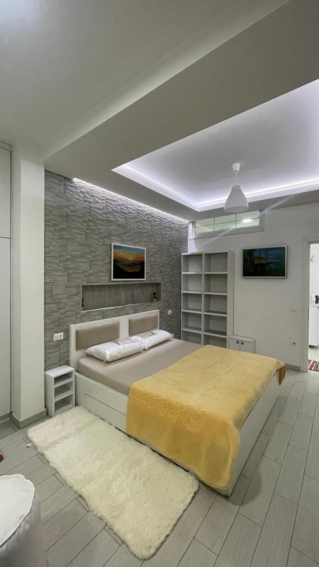 Tirane, jepet me qera apartament 1+1+Ballkon Kati 2, 60 m² 650 € (Komuna e Parisit)