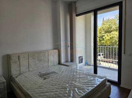 Tirane, jepet me qera apartament 1+1 Kati 1, 67 m² 500 € (Oxhaku)