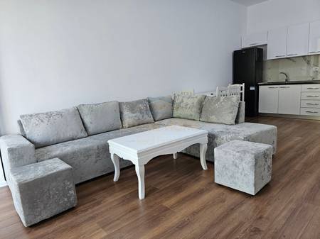 Tirane, jepet me qera apartament 1+1 Kati 1, 67 m² 500 € (Oxhaku)