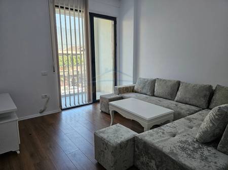 Tirane, jepet me qera apartament 1+1 Kati 1, 67 m² 500 € (Oxhaku)