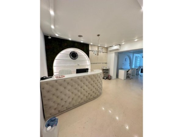 Tirane, jepet me qera ambjent biznesi Kati 2, 154 m² 1.400 € 