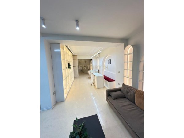 Tirane, jepet me qera ambjent biznesi Kati 2, 154 m² 1.400 € 